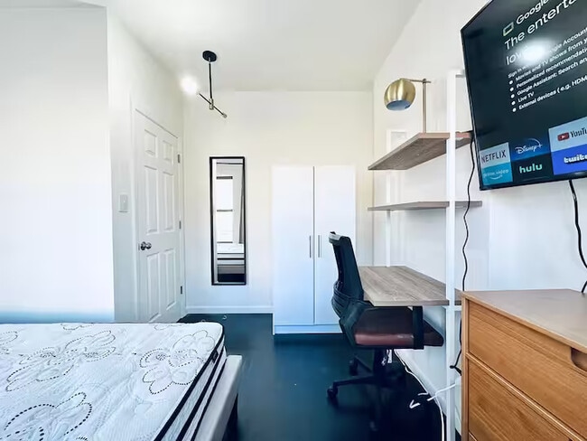 Furnished room/NOT APARTMENT in Brooklyn, NY - Building Photo - Building Photo