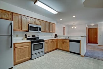 Arbor Ridge in Milwaukee, WI - Building Photo - Building Photo