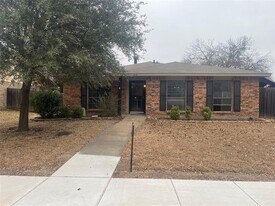 2114 Alder Trail in Grand Prairie, TX - Building Photo