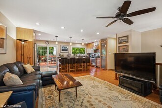 1475 Deerfield Pl in Highland Park, IL - Building Photo - Building Photo