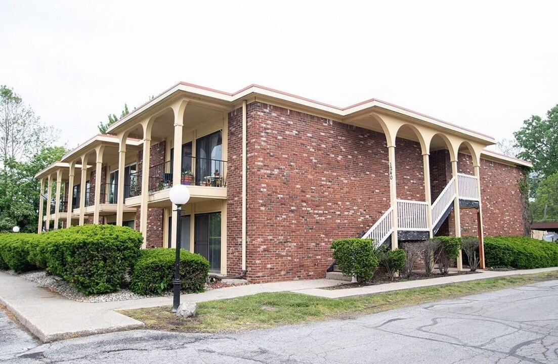1252 W 73rd St in Indianapolis, IN - Building Photo