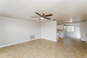 7625 Ilex Dr in Port Richey, FL - Building Photo - Building Photo