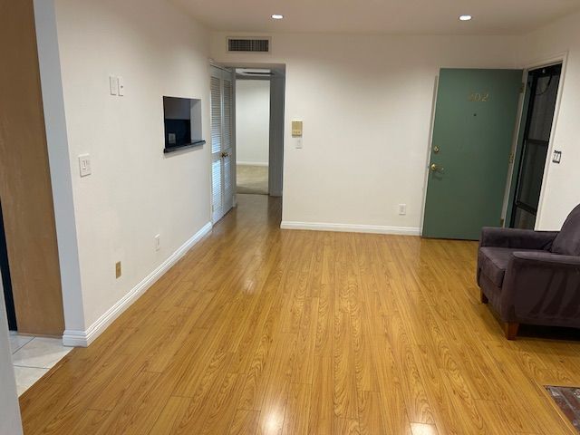 4000 W Victory Blvd in Burbank, CA - Building Photo - Building Photo