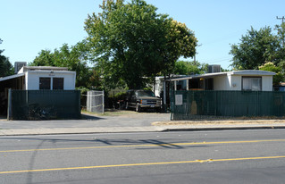 Auburn Oaks Mobile Home Park Apartments