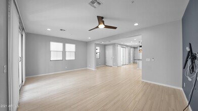 2354 W Gloria Ln in Phoenix, AZ - Building Photo - Building Photo