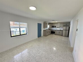 180 NE 57th St in Miami, FL - Building Photo - Building Photo
