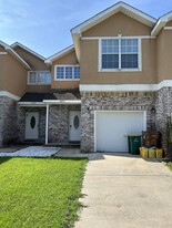 3465 Riverbend Cove