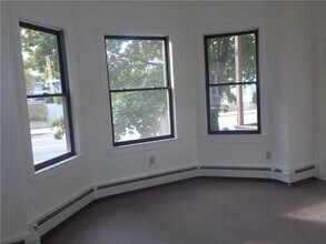 1014 Park Ave in Woonsocket, RI - Foto de edificio - Building Photo