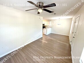 1611 N Navidad St in San Antonio, TX - Building Photo - Building Photo