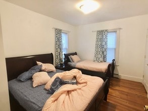 27 Brackett St, Unit 1 in Boston, MA - Building Photo - Building Photo