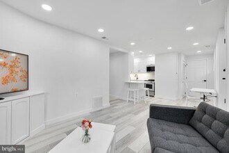 1821 19th St NW, Unit 1 in Washington, DC - Building Photo - Building Photo