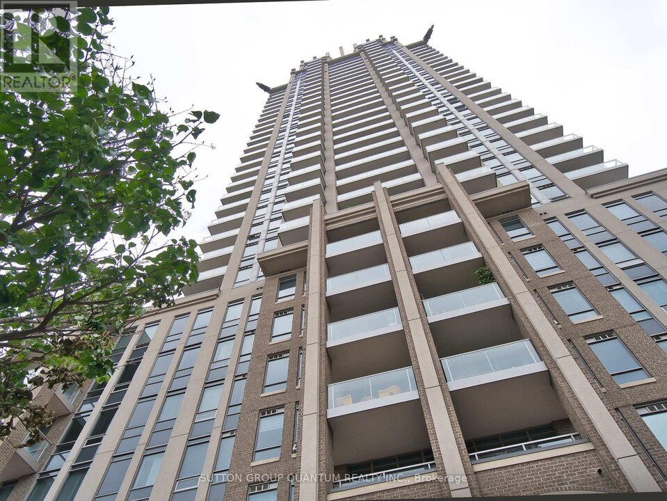 388-3388 Prince of Wales Dr in Mississauga, ON - Building Photo