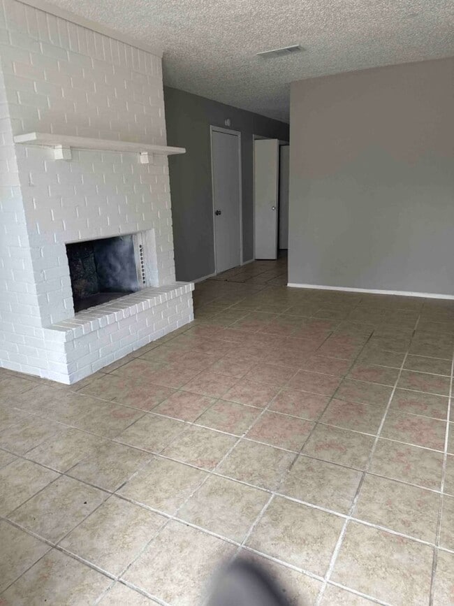 423 Timberline Dr in Duncanville, TX - Building Photo - Building Photo