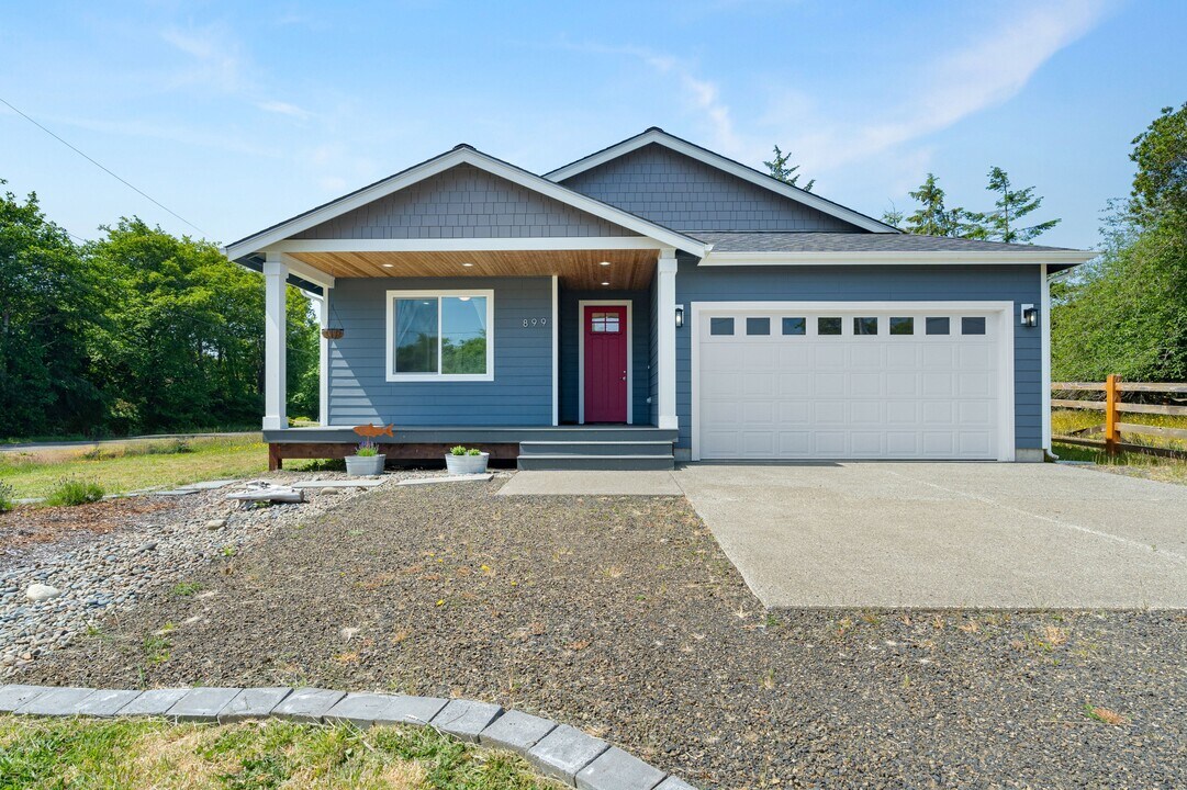 899 Point Brown Ave SW in Ocean Shores, WA - Building Photo