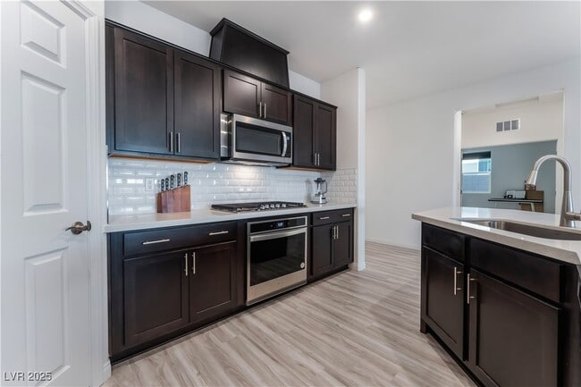 property at 3540 Vly Lily St
