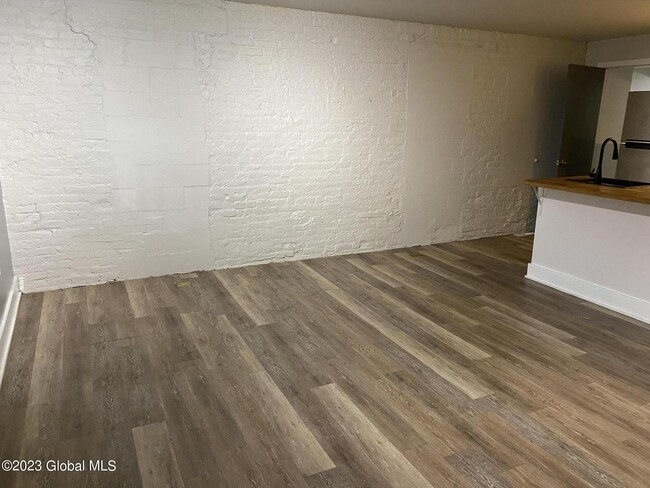40 River St, Unit 1 in Troy, NY - Building Photo - Building Photo