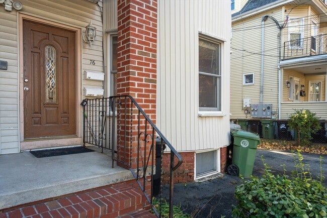 76 Dexter Ave in Watertown, MA - Building Photo - Building Photo
