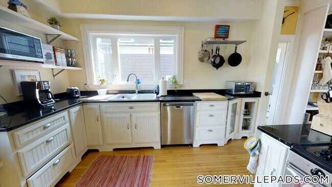 8 Claremon St in Somerville, MA - Building Photo - Building Photo