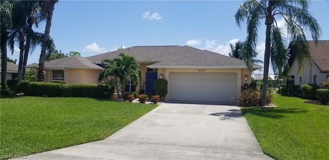 2519 SE 24th Pl in Cape Coral, FL - Foto de edificio - Building Photo