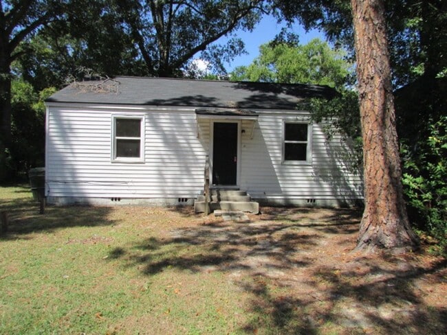 property at 2 Broad Ct