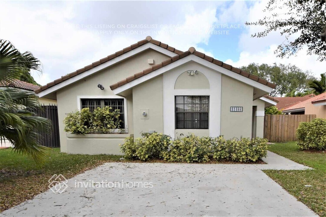 11433 SW 74th Terrace in Miami, FL - Building Photo