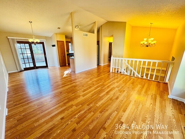 3684 Falcon Way in Eagan, MN - Building Photo - Building Photo