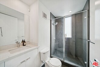 4523 St Elmo Dr in Los Angeles, CA - Building Photo - Building Photo