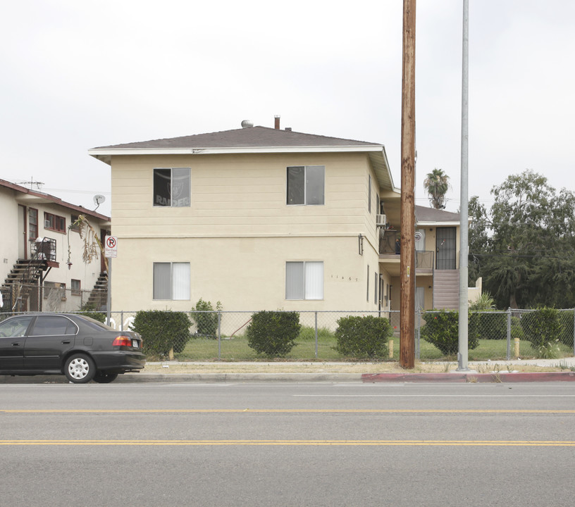 11467 Sherman Way in North Hollywood, CA - Building Photo