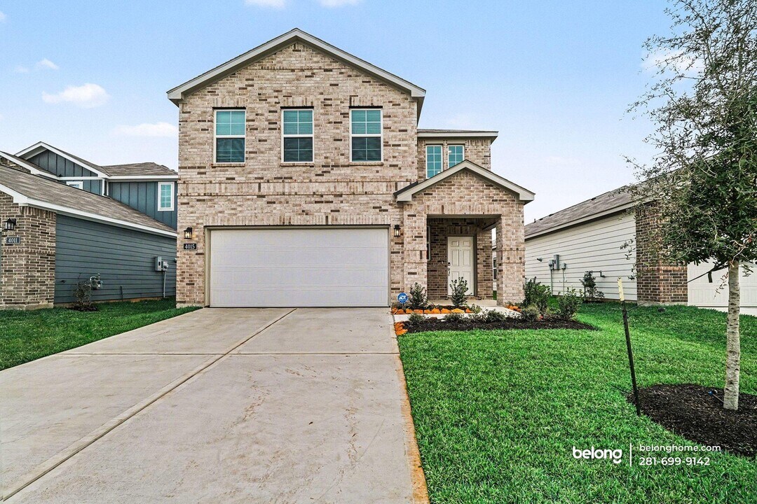 4015 Ancient Honor Dr in Brookshire, TX - Building Photo