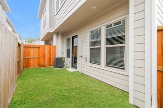5116 Royal Heath Dr in Houston, TX - Building Photo - Building Photo