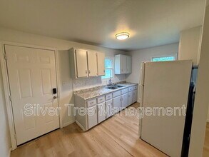 506 W Parnell St in Denison, TX - Building Photo - Building Photo