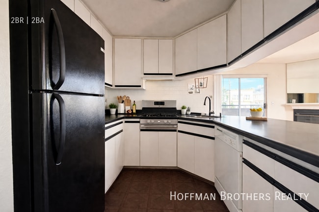 7349 Balboa Blvd in Los Angeles, CA - Building Photo - Building Photo