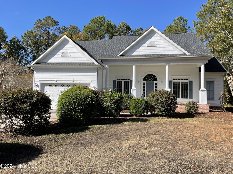 483 Heatherwood Ct SE in Bolivia, NC - Building Photo