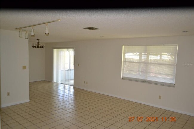 7015 Monterron Ln in Tampa, FL - Building Photo - Building Photo