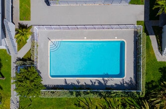 PRESTIGE ESTATES in Miami, FL - Building Photo - Building Photo