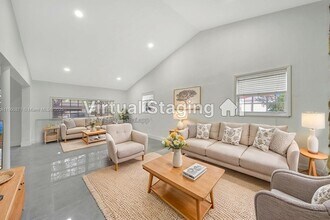 840 NE 182nd St in North Miami Beach, FL - Building Photo - Building Photo