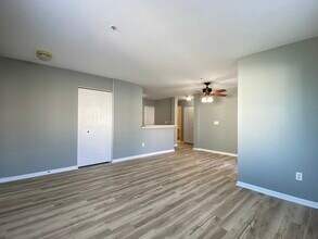 136 Bertram Dr in Yorkville, IL - Building Photo - Building Photo