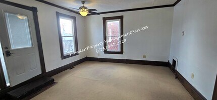 102 S Main St in Harrisville, PA - Building Photo - Building Photo