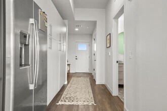 4004 Banister Ln in Austin, TX - Building Photo - Building Photo