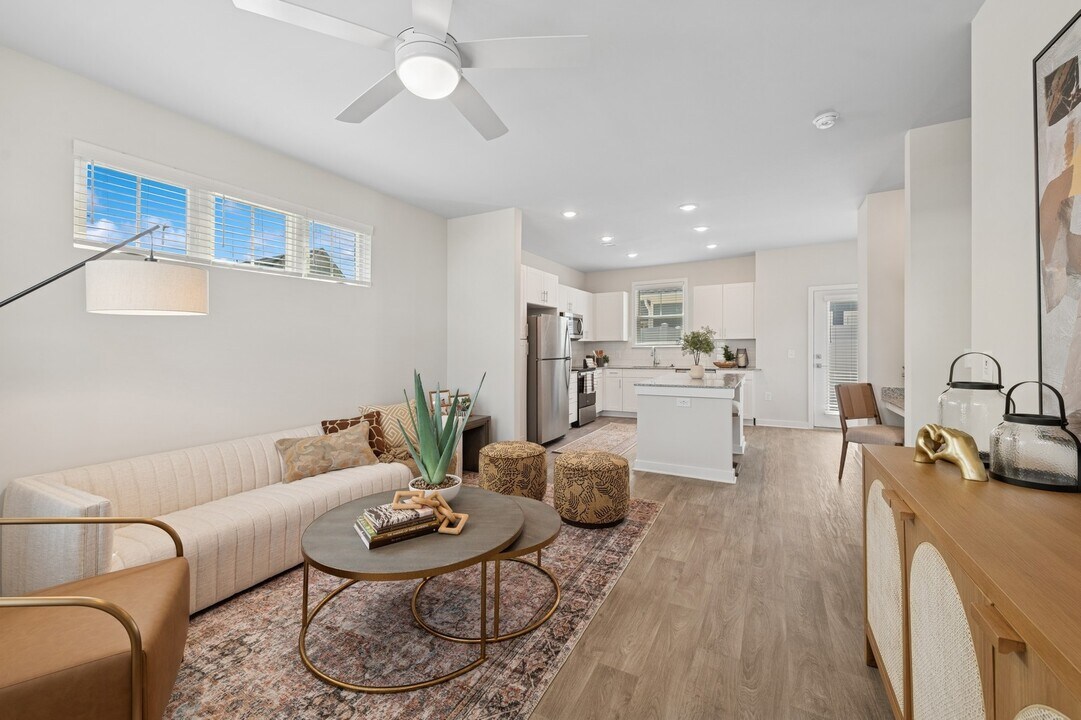 Ascend Cottages At Highland Square in Hendersonville, NC - Foto de edificio