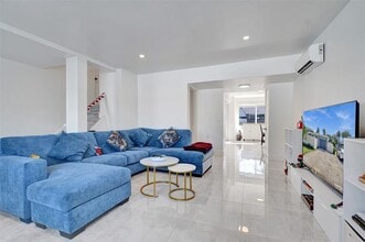 1904 SW 28th St, Unit 1904 in Fort Lauderdale, FL - Foto de edificio - Building Photo