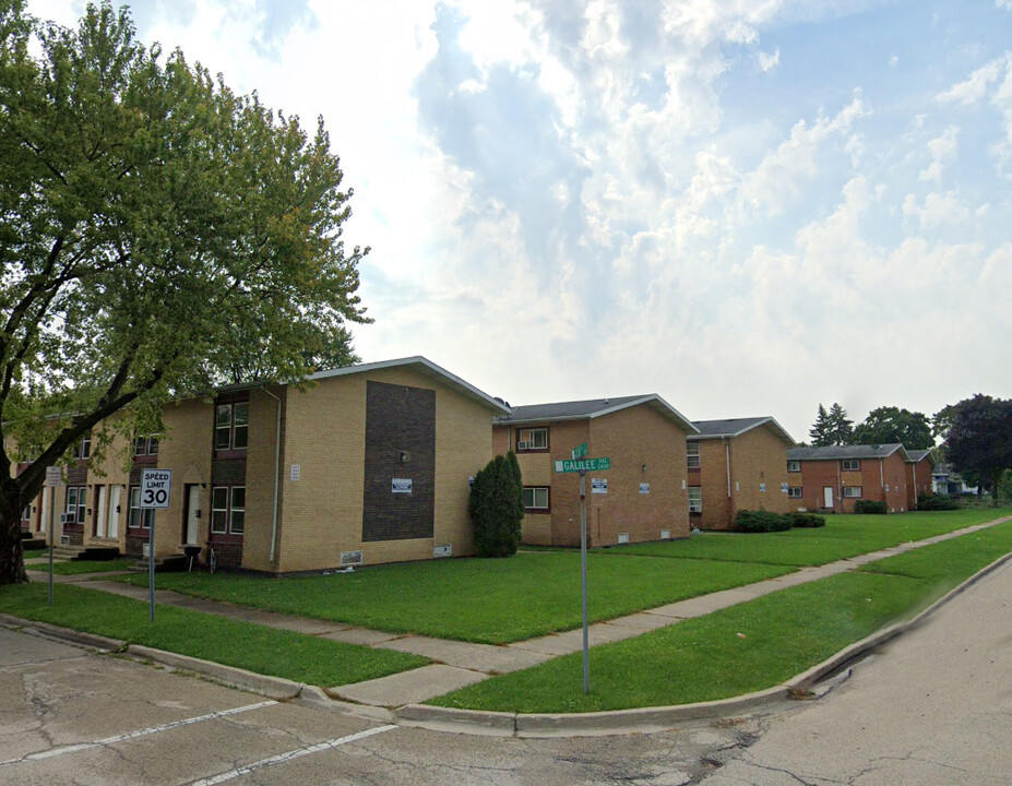 2803 Galilee Ave in Zion, IL - Building Photo