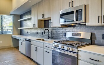 6901 E Main St-Unit -0 in Scottsdale, AZ - Foto de edificio - Building Photo