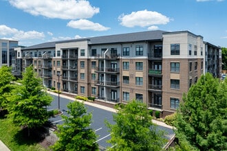 District at Seven Springs in Brentwood, TN - Building Photo - Building Photo