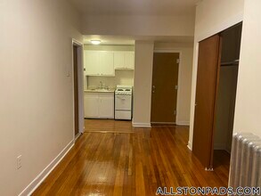 1315 Commonwealth Ave in Boston, MA - Building Photo - Building Photo
