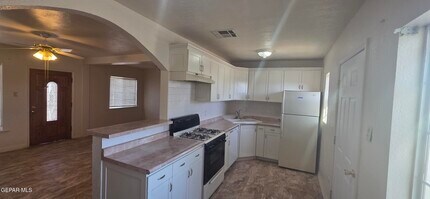 4906 Sierra Madre Dr in El Paso, TX - Building Photo - Building Photo