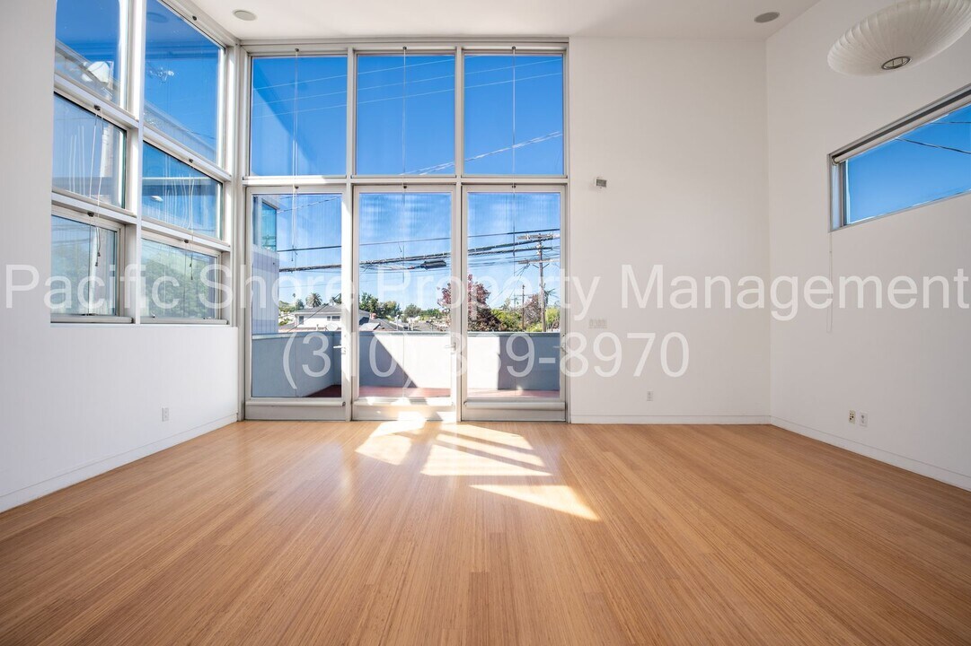 543 Rose Ave in Los Angeles, CA - Building Photo