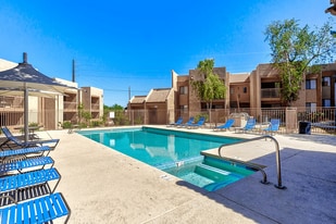 Boulder Creek Apartments in Phoenix, AZ - Building Photo