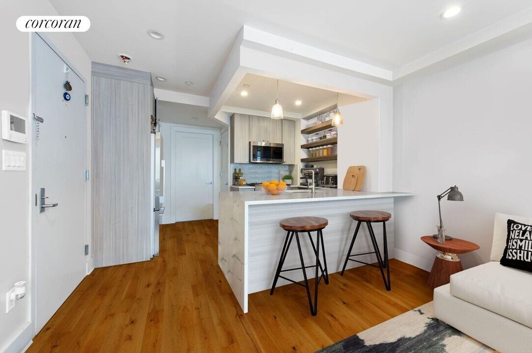 23-33-33 31st Rd in Queens, NY - Foto de edificio