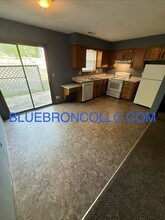 112 SW Oxford Pl in Lee's Summit, MO - Building Photo - Building Photo